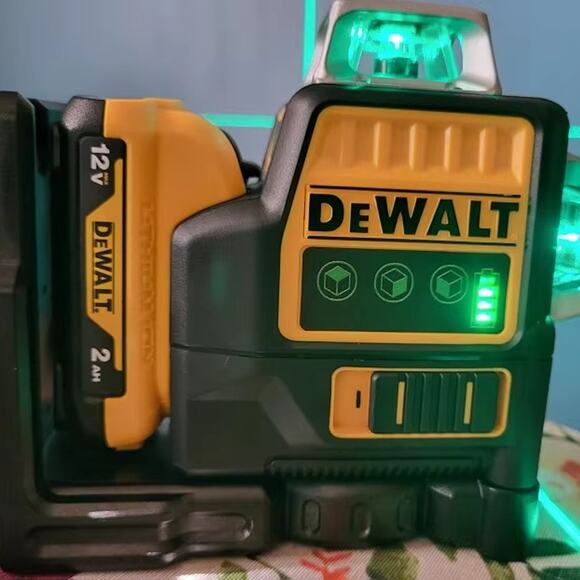 Dewalt DW089LG 3 Sides*360 Degree Vertical 12V Lithium Battery Laser Leveler - Picture 3 of 6